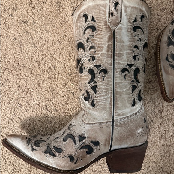 J.B. Dillon Tan and Brown Cowboy Boots - Picture 5 of 8